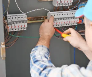 Meram İnşaat Elektrik Tesisatı Hizmetinde Zirve: Akkuzu Elektrik ile Güvenli Altyapı, Sorunsuz Gelecek!