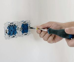 Meram İnşaatlara Elektrik Tesisat İşi: Akkuzu Elektrik ile Projelerde Güçlü Altyapı, Sıfır Risk!